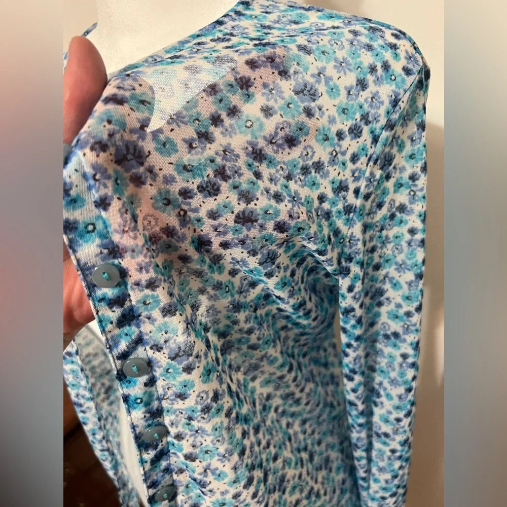 New York and Company Y2K  2pc sheer floral top/blouse. B2 - Picture 10 of 11